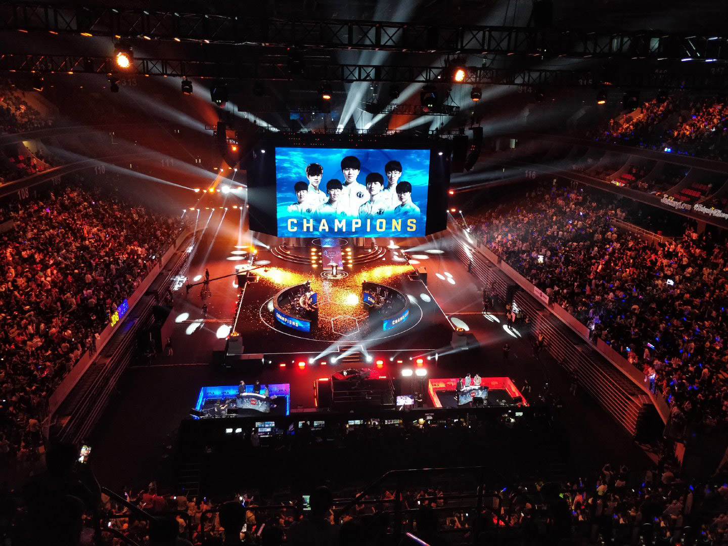 Another Large-scale E-sports matches redefined by Lightlink 350sqm carbon fiber series once again